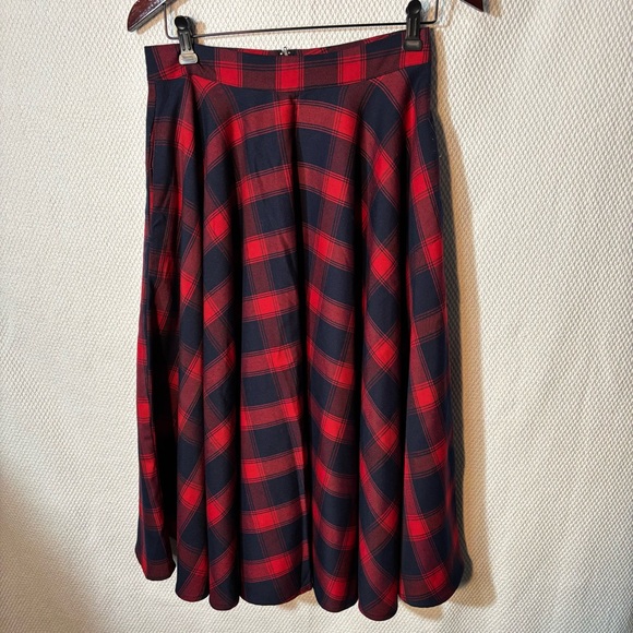 VOODOO VIXENS Sz S Plaid Red and Black Full Skirt with Pockets Unlined Zipper - Picture 2 of 9